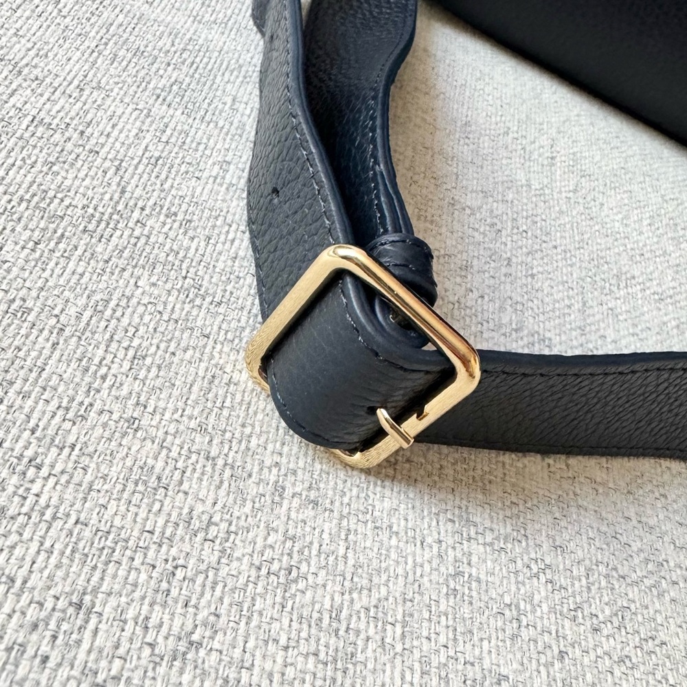 Mark & Graham Essential Leather Tote Navy Monogram MEZ - Picture 7 of 12
